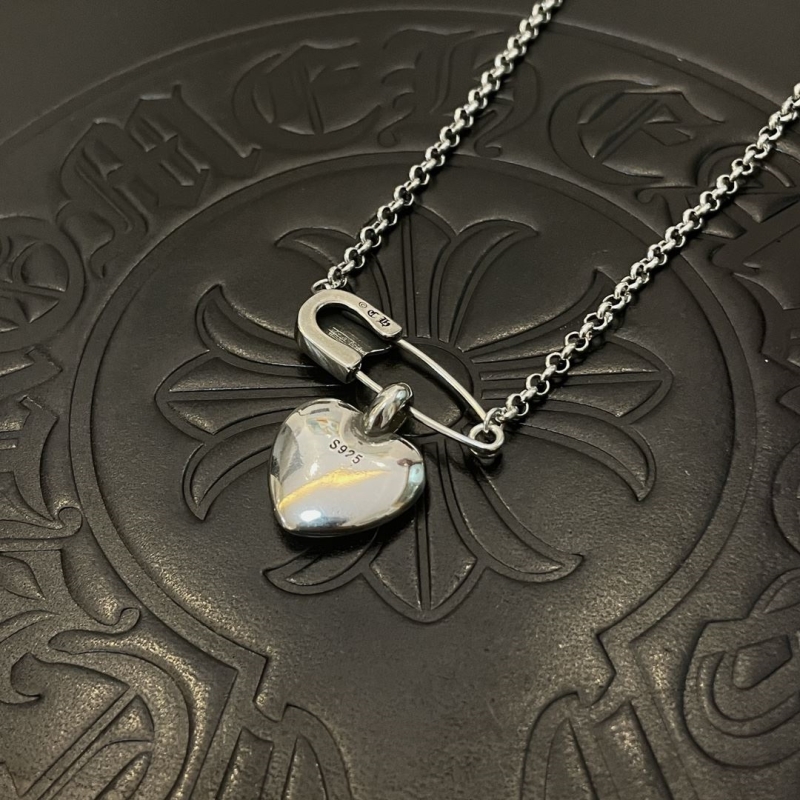 Ch*0me He**ts necklaces